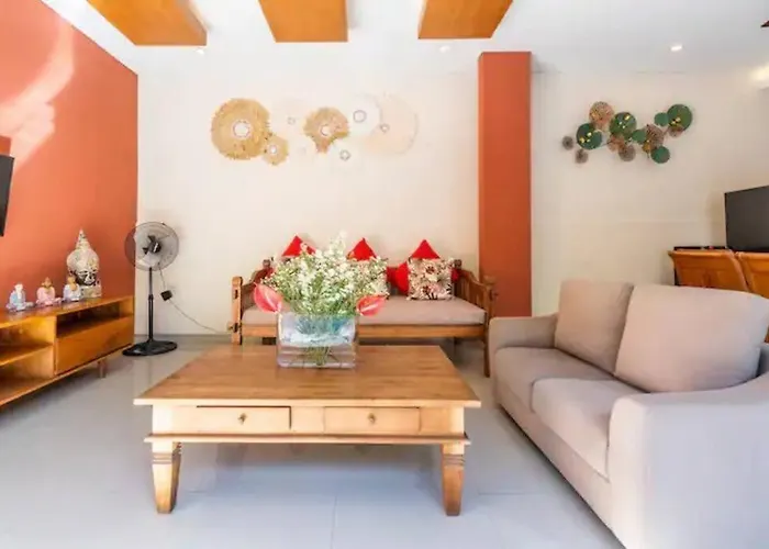2br Red Lotus 10 Mins To *