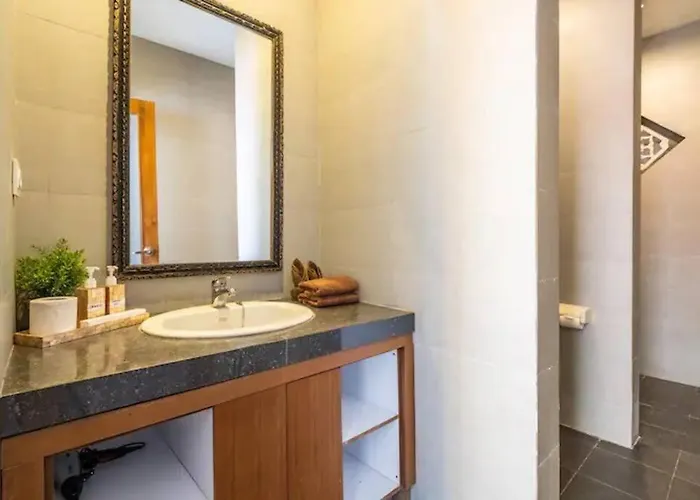 2br Red Lotus 10 Mins To